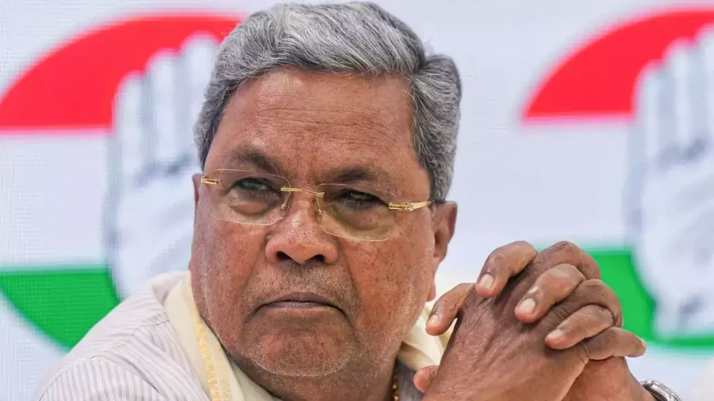 मुश्किल में कर्नाटक के CM सिद्धारमैया, राज्यपाल ने दी मुकदमा चलाने की मंजूरी, जानें क्या है मामला?