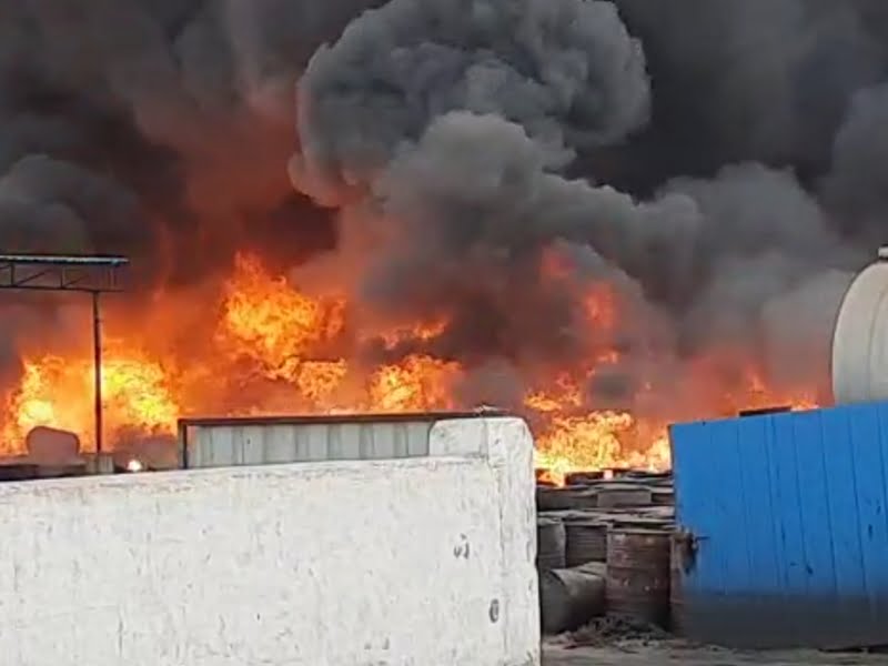 21_05_2021-fire_in_chemical_factory
