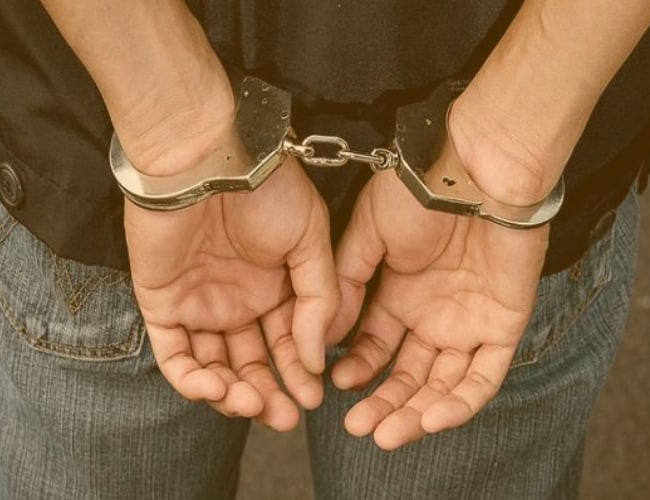 नरेला में स्पेशल सेल की बदमाशों से मुठभेड़, दो गिरफ्तार; व्यापारी को बंधक बना फिरौती की मांग