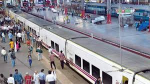 रेलवे स्टेशनों पर यात्रियों के अनुभव को बेहतर बनाने का बड़ा कदम: अधिकारियों ने दिए नए निर्देश!