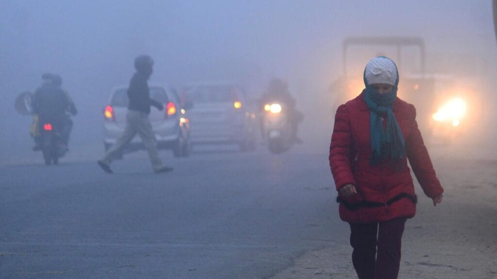 Bihar Weather: मक्रर संक्रांति की सुबह बिहार के कई जिलों में घना कोहरा, मौसम विभाग ने जारी किया अलर्ट
