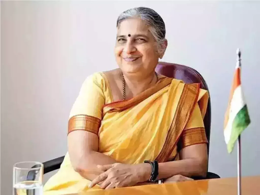 सुधा मूर्ति महाकुंभ में बोलीं: तन-मन-धन से गिरे को अंगुली पकड़कर उठाना ही मेरे लिए धर्म है