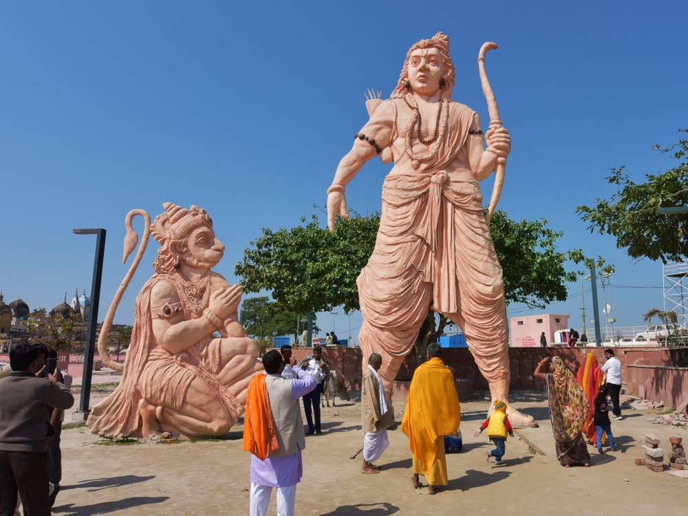अयोध्या यात्रा पर लगातार पांचवें दिन प्रतिबंध, डायवर्जन से बढ़ी परेशानी, यात्रियों का बढ़ा खर्च