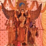 गूंजते जयकारों और दीपकों की जगमगाहट से गणेश और लक्ष्मी जी का प्रतिमा स्थापित कर पूजन पाठन धन धान्यऔर सुख समृद्धि के लिए आवाह्न