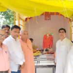 भक्ति और आस्था का संगम: पुरैना खंडी चौरा में हनुमान प्रतिमा की प्राण प्रतिष्ठा, जनप्रतिनिधियों ने लिया आशीर्वाद